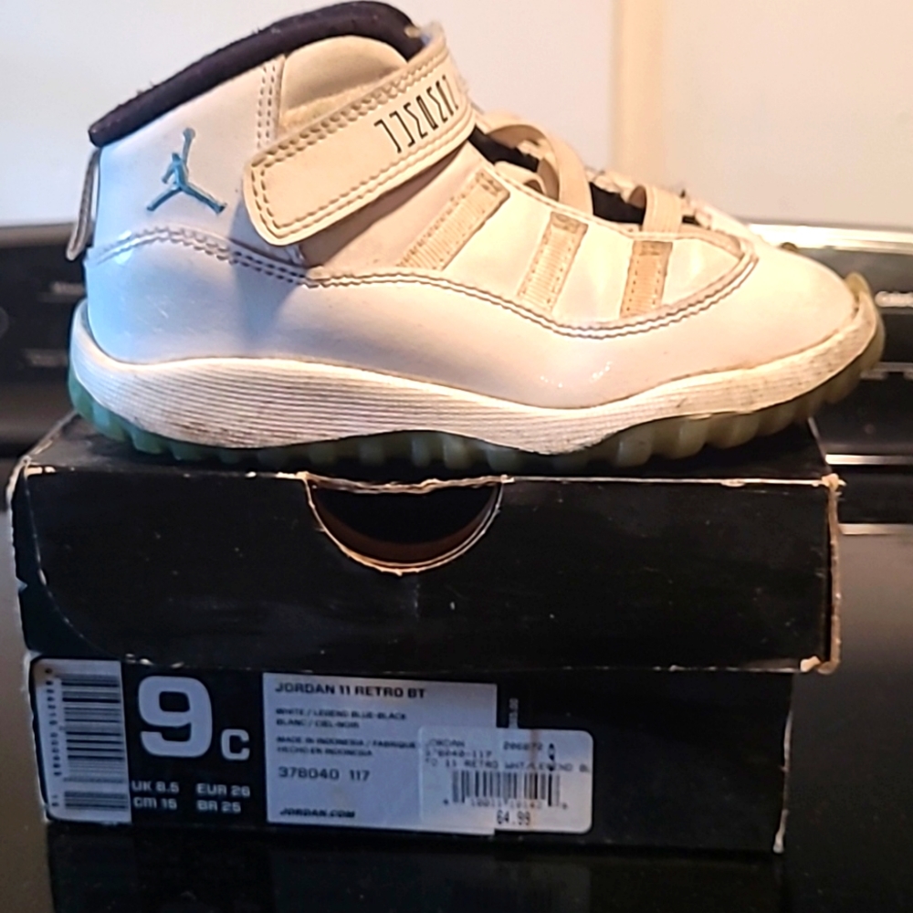 Jordan 11 White/Legend Blue Toddler size 9c